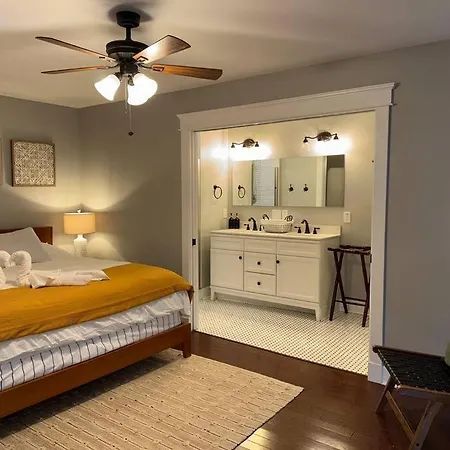 Charming Bungalow In Tampa